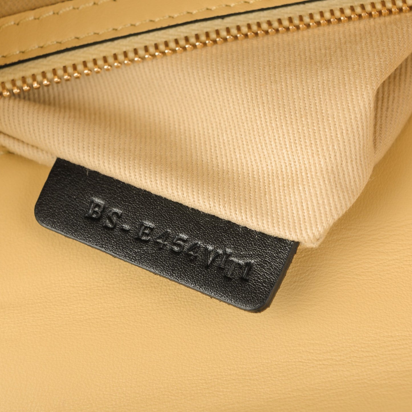Vitello Large Glam Lock Rockstud Flap Soft Yellow