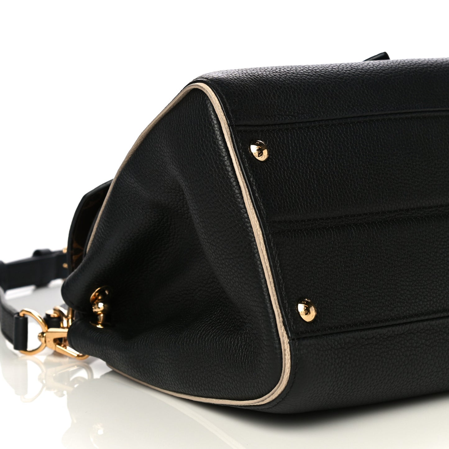 Monogram Double V Black