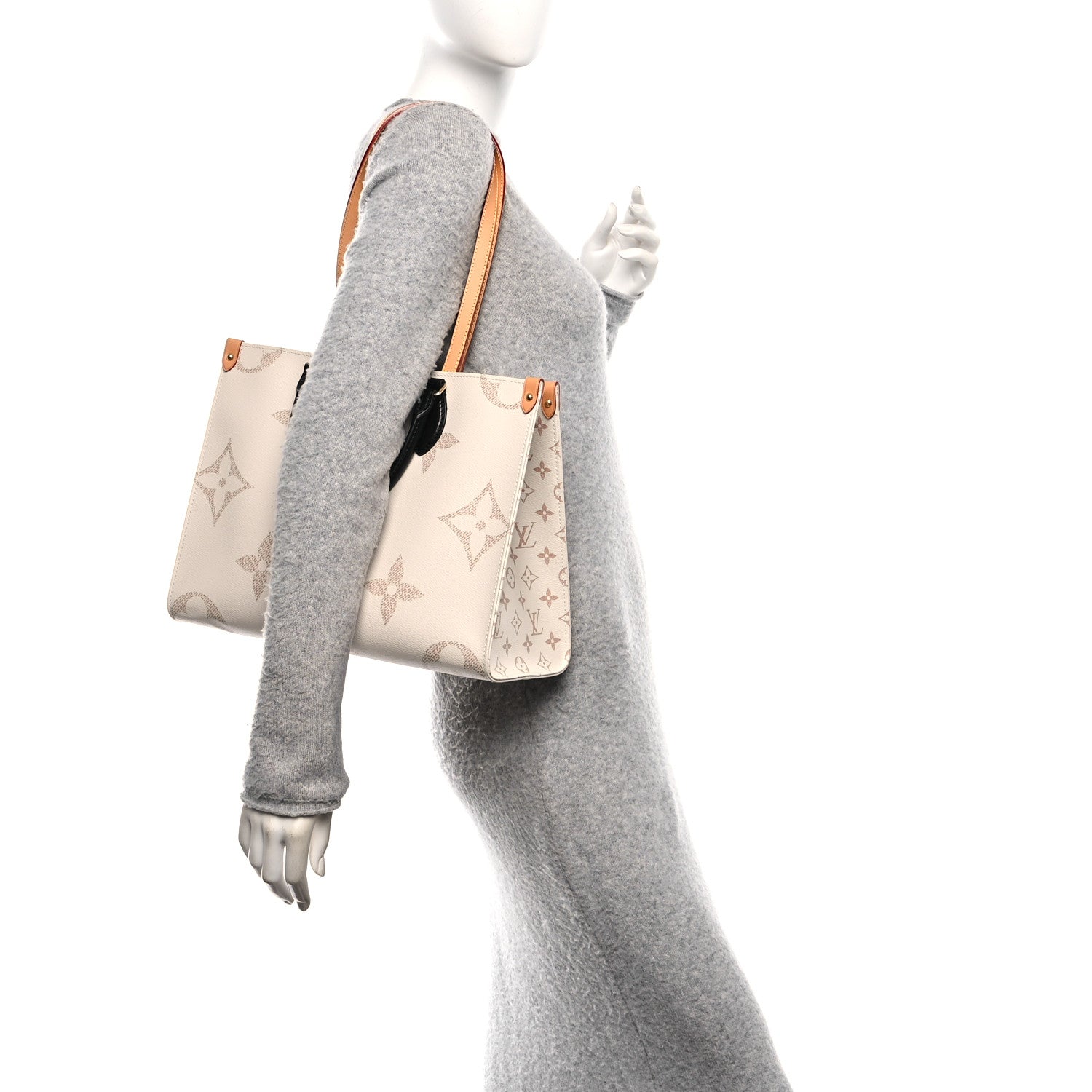 Louis Vuitton Monogram Dune Giant Onthego MM 2 of 9