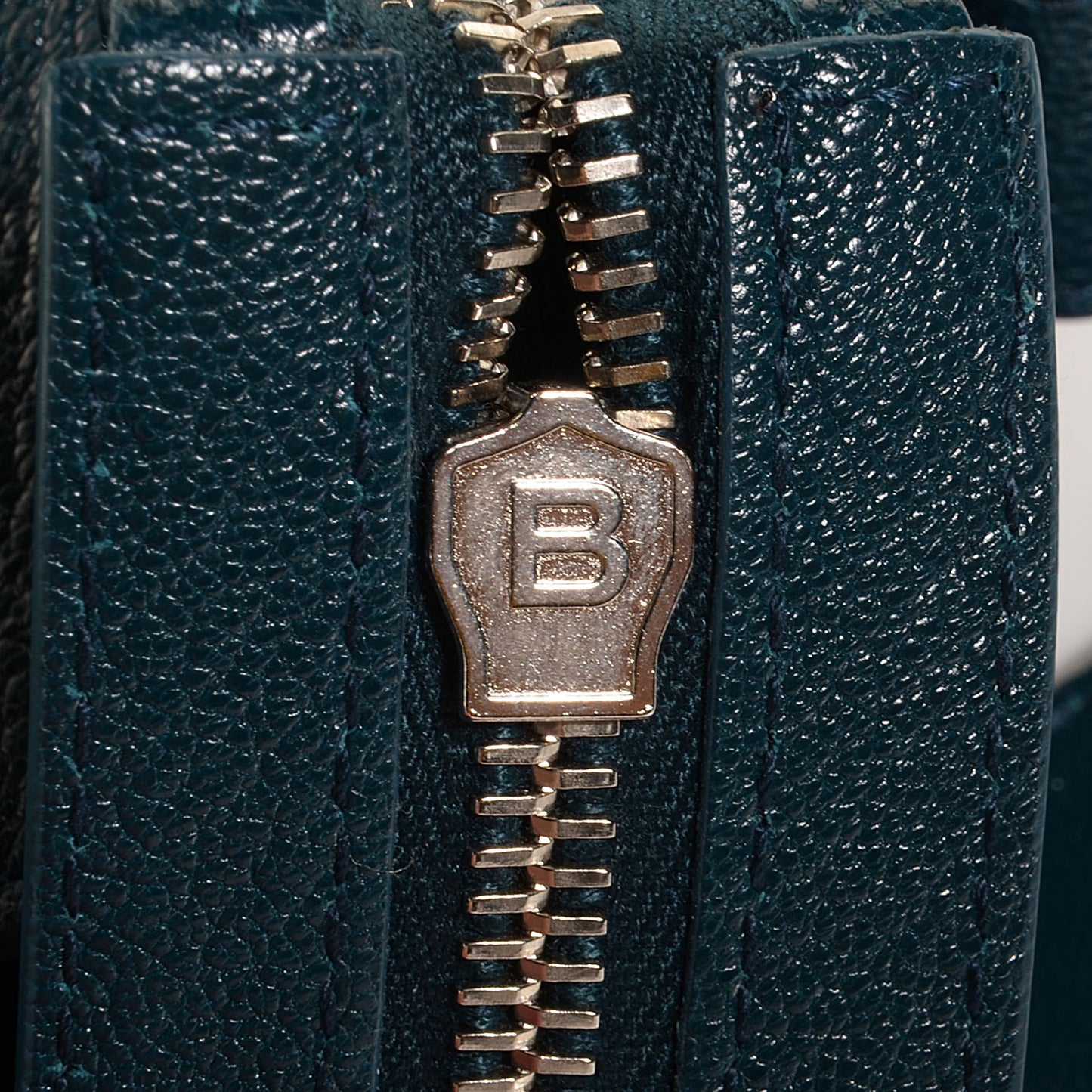 Chevre Silver Metallic Edge Hardware City Bleu Paon