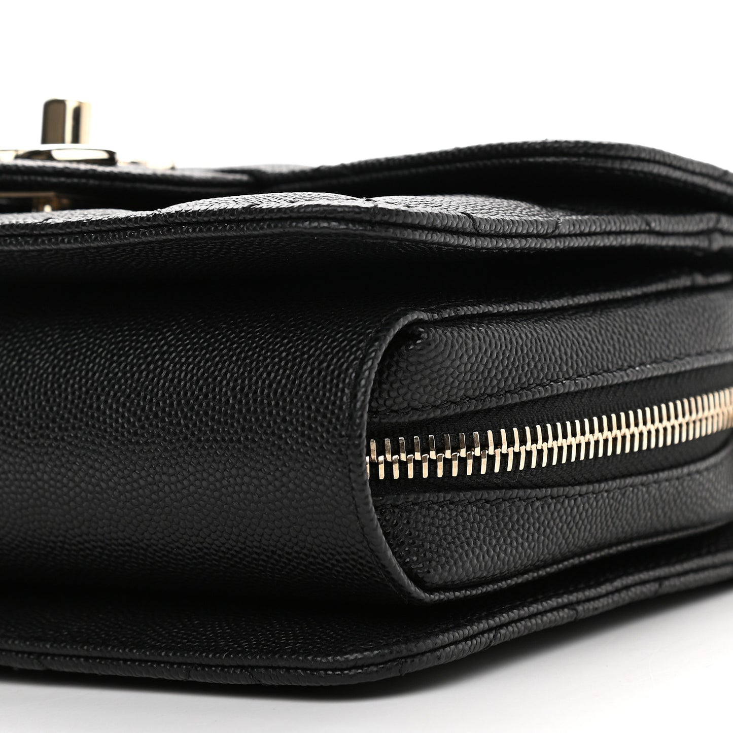 Caviar Quilted Like A Wallet Flap Black