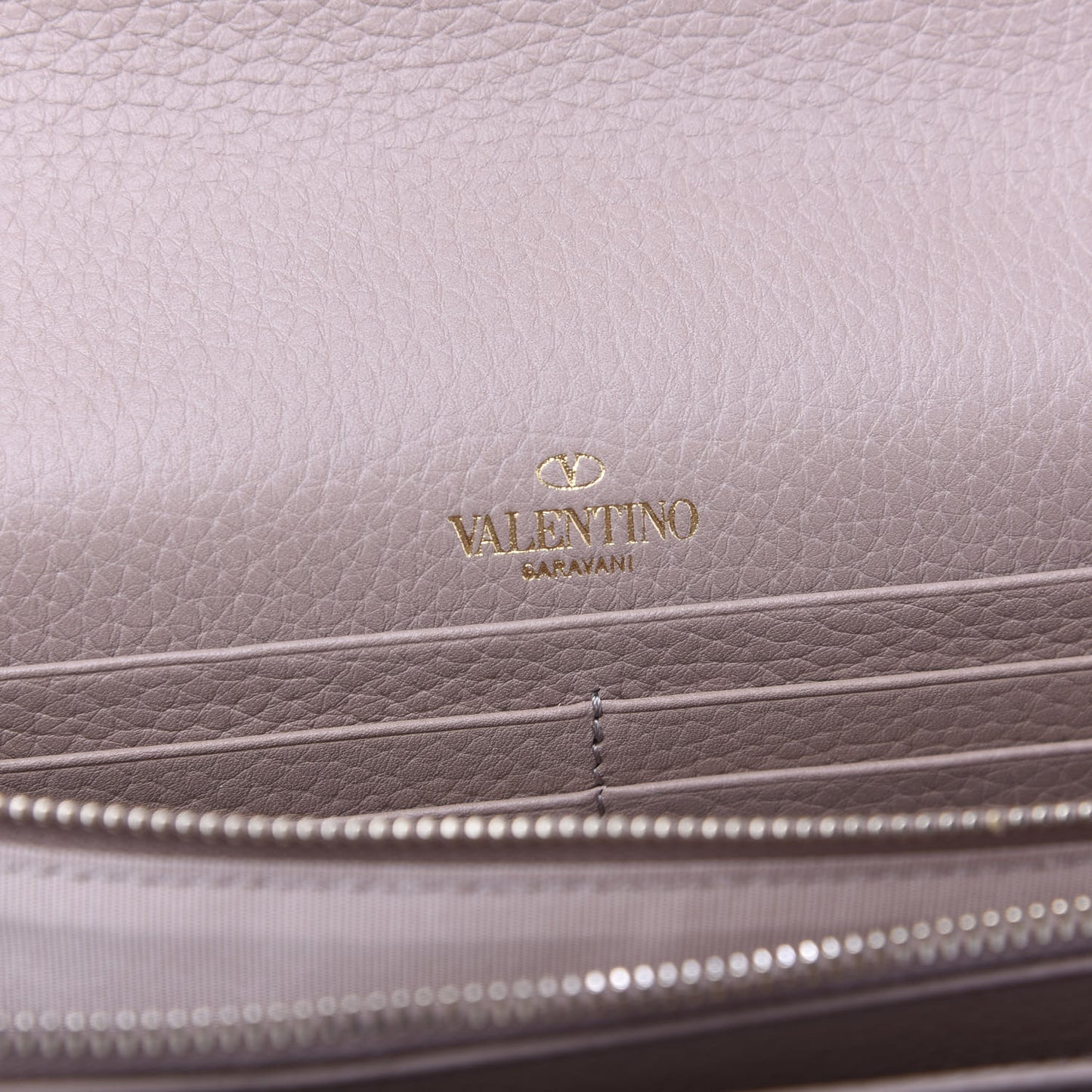 Pebbled Calfskin Rockstud Envelope Wallet on Chain Poudre
