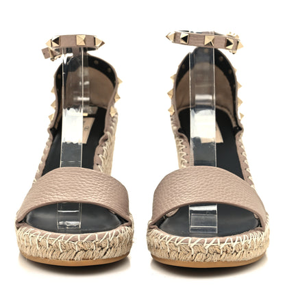 Valentino Garavani Grained Calfskin Rockstud Ankle Strap Espadrille 15/105mm Wedge Sandals 38 Poudre Natural 2 of 8