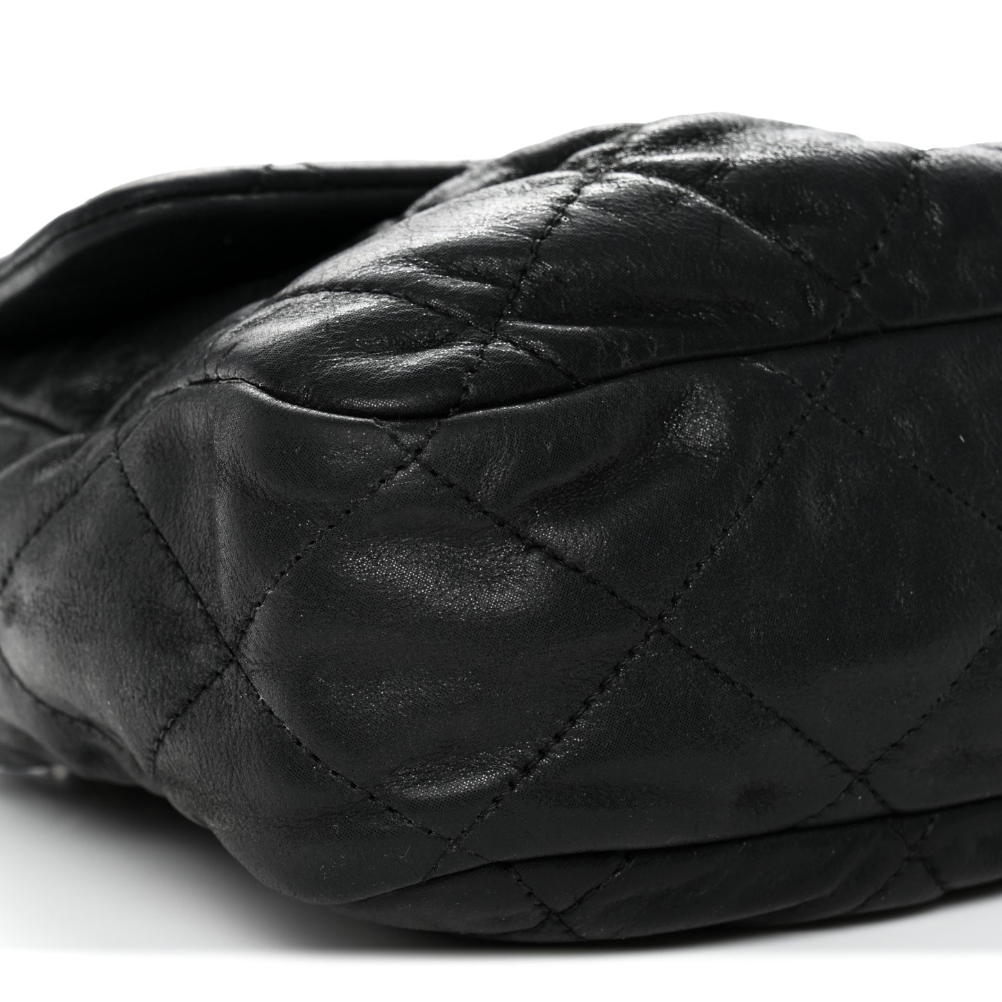 Iridescent Calfskin Large Chic Quilt Flap Black