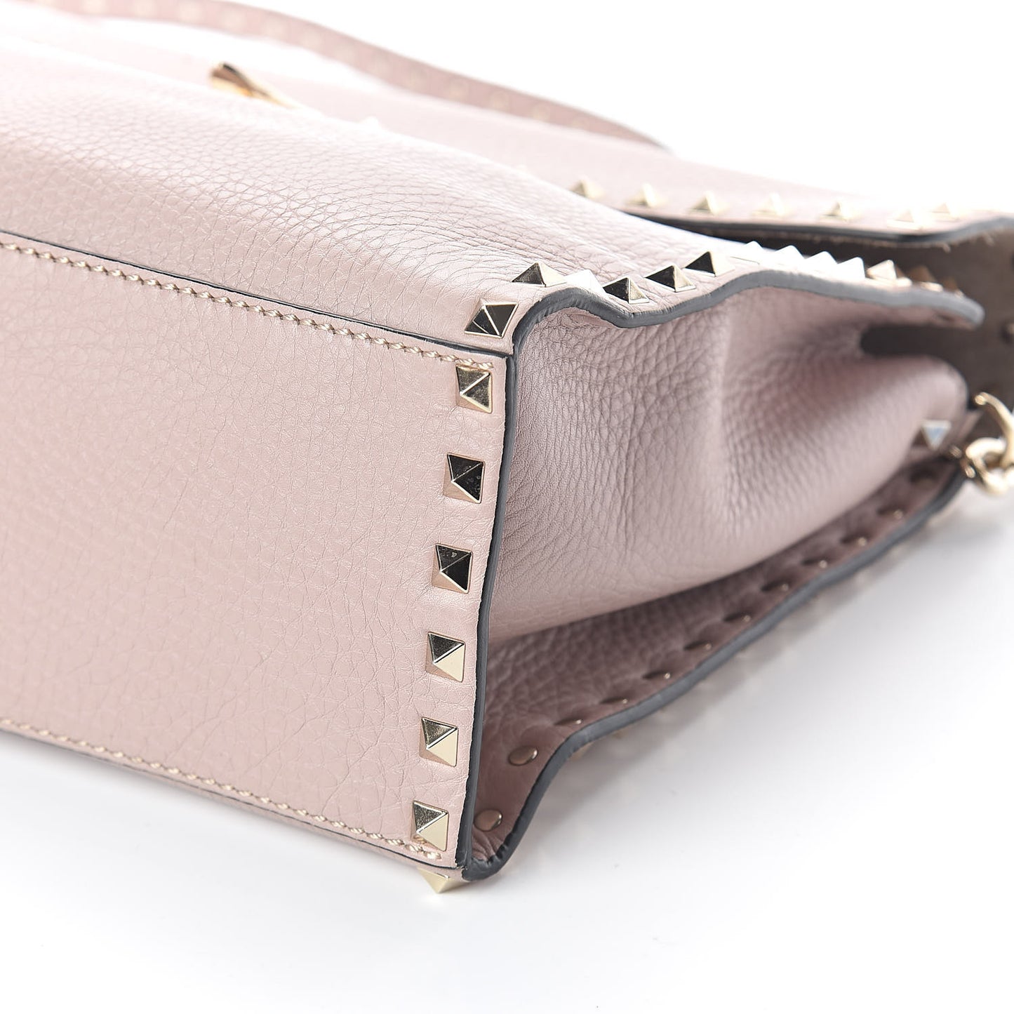 Pebbled Calfskin Rockstud Single Handle Flap Bag Poudre