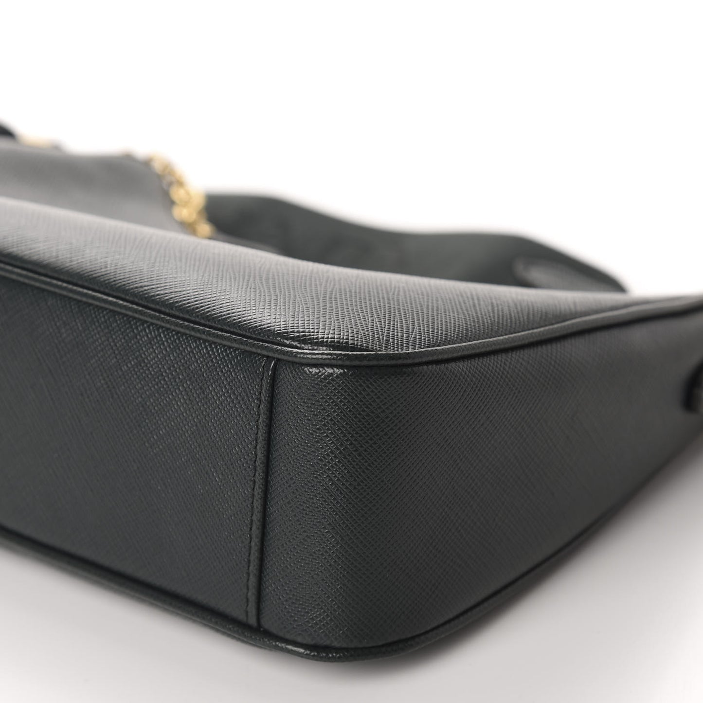 Saffiano Lux Re-Edition 2005 Shoulder Bag Smeraldo