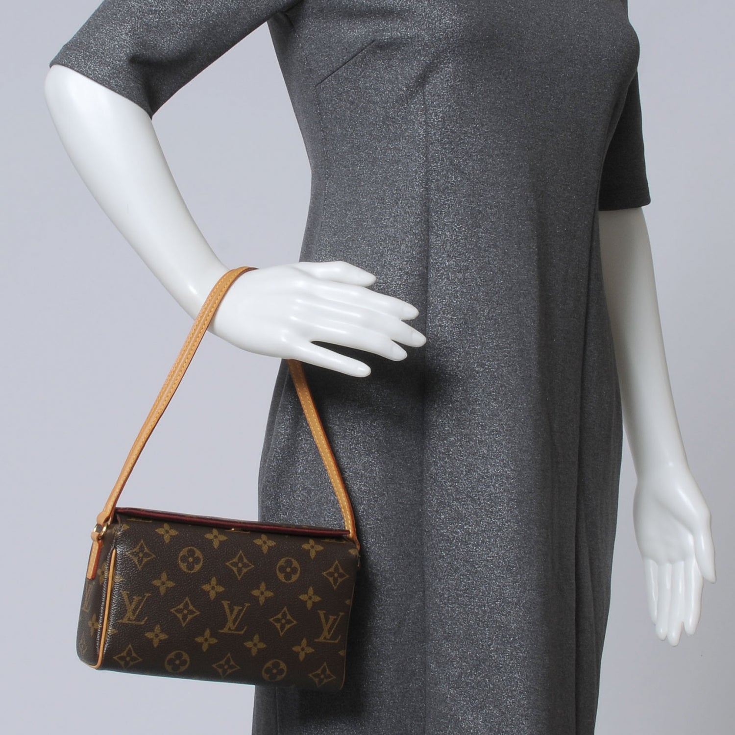 Louis Vuitton Monogram Recital 2 of 7