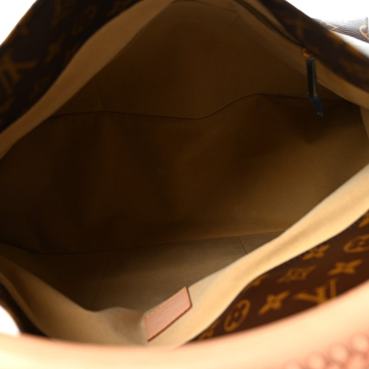 Louis Vuitton Monogram Artsy MM 5 of 9