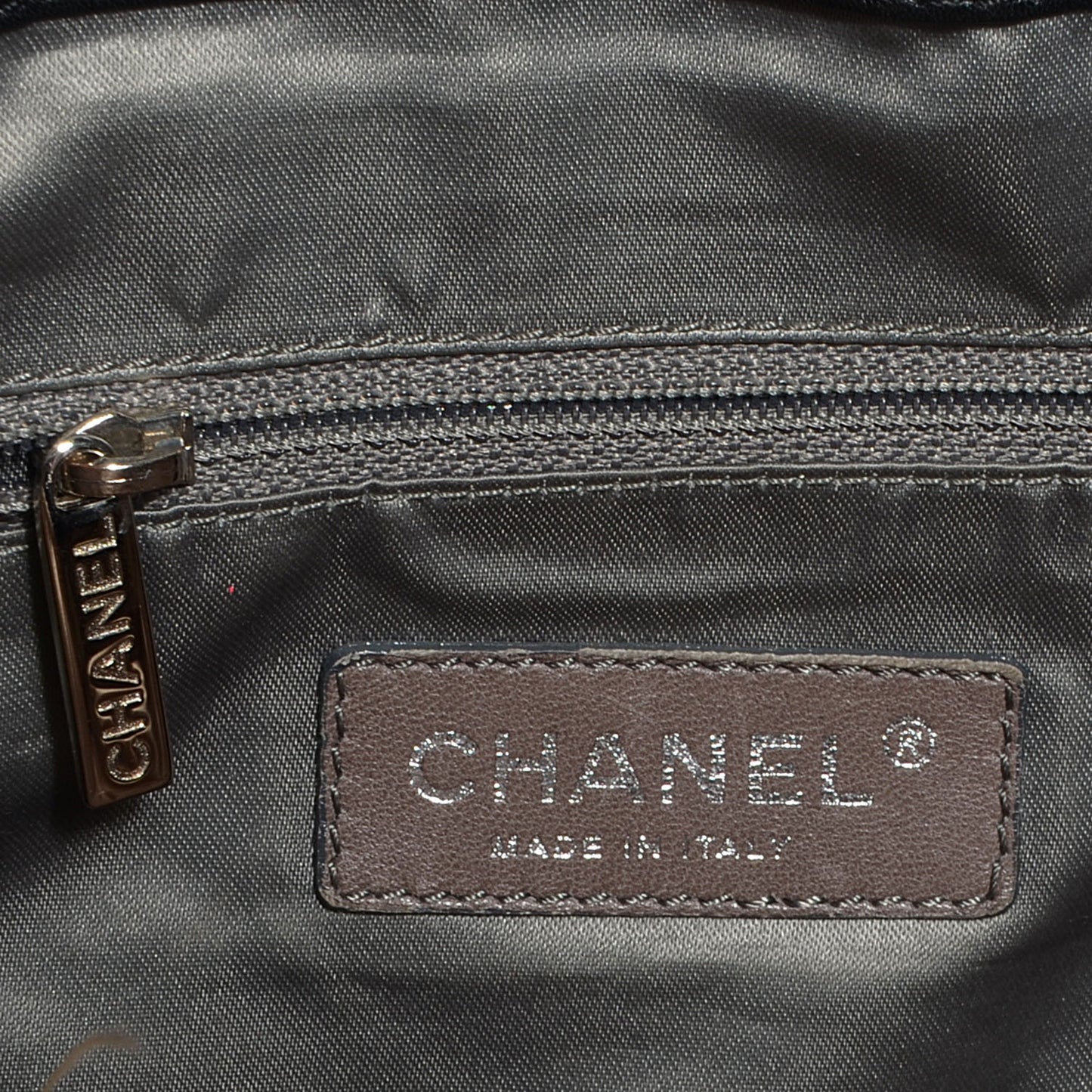 Calfskin Modern Chain Rhodoid Hobo Black
