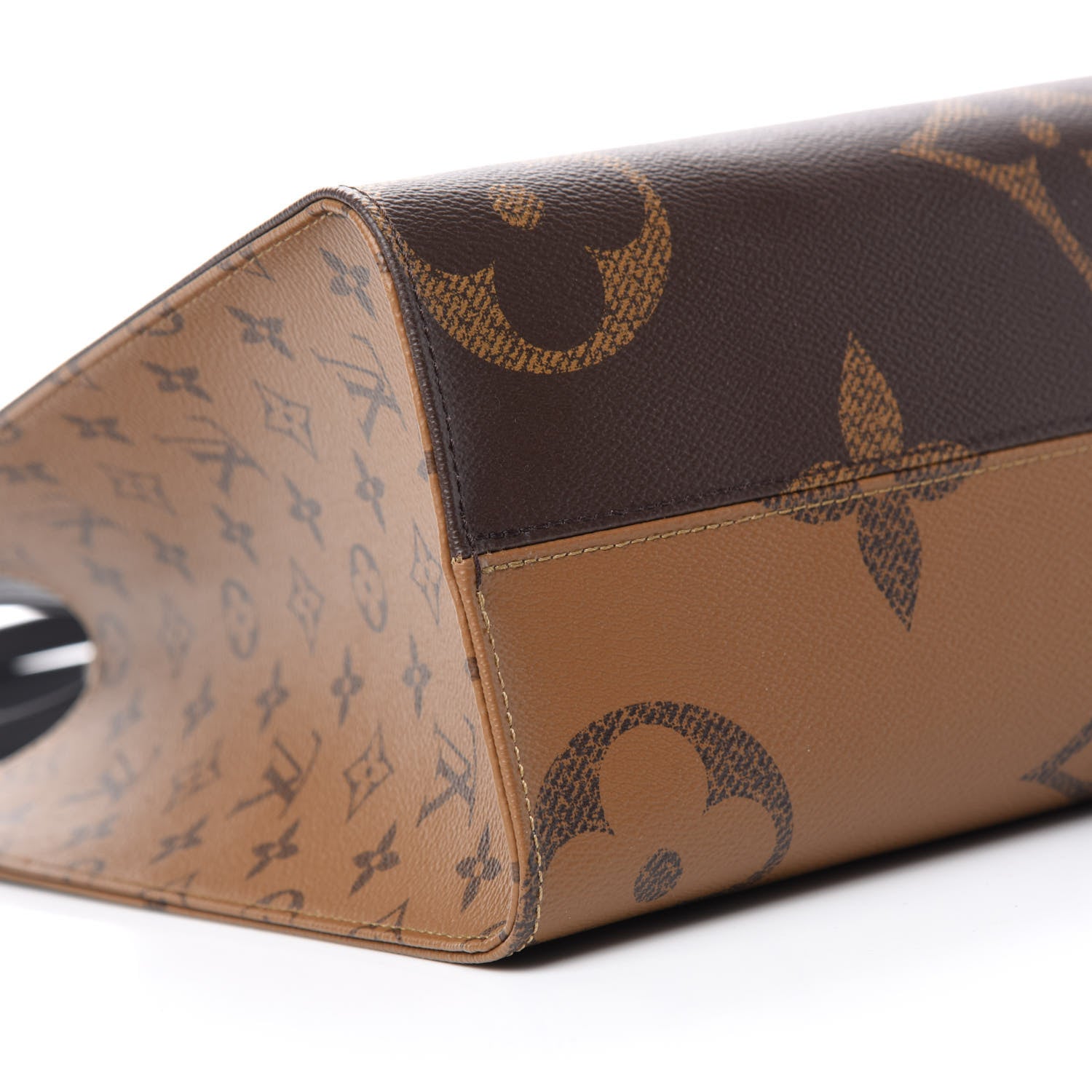 Louis Vuitton Reverse Monogram Giant Onthego MM 6 of 10