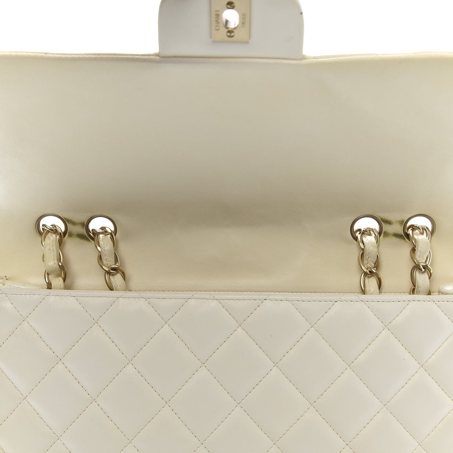 Lambskin Quilted Jumbo Single Flap Ivory