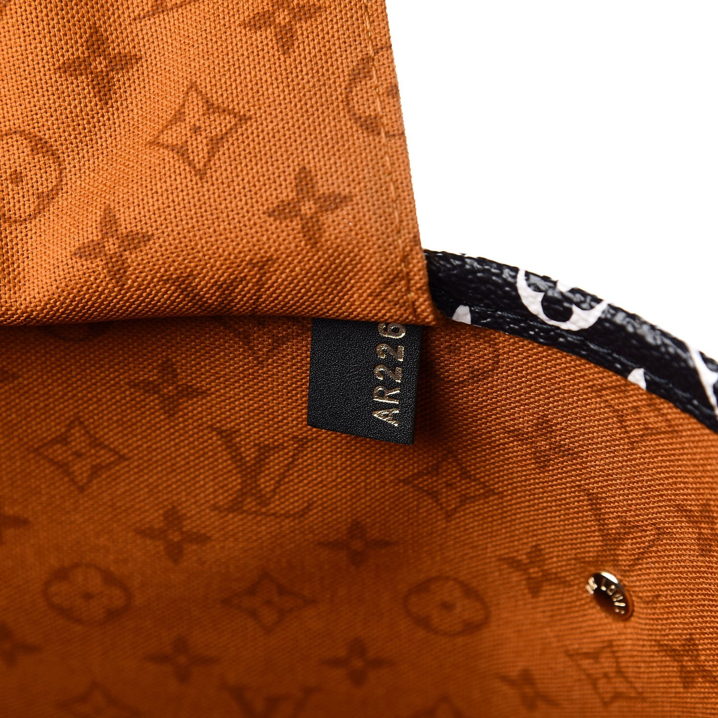 Monogram Giant Crafty Neverfull MM Creme Caramel