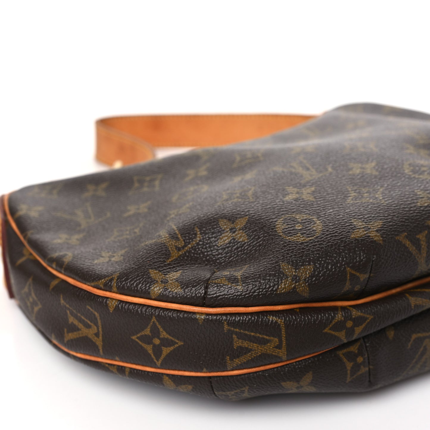 Monogram Croissant MM