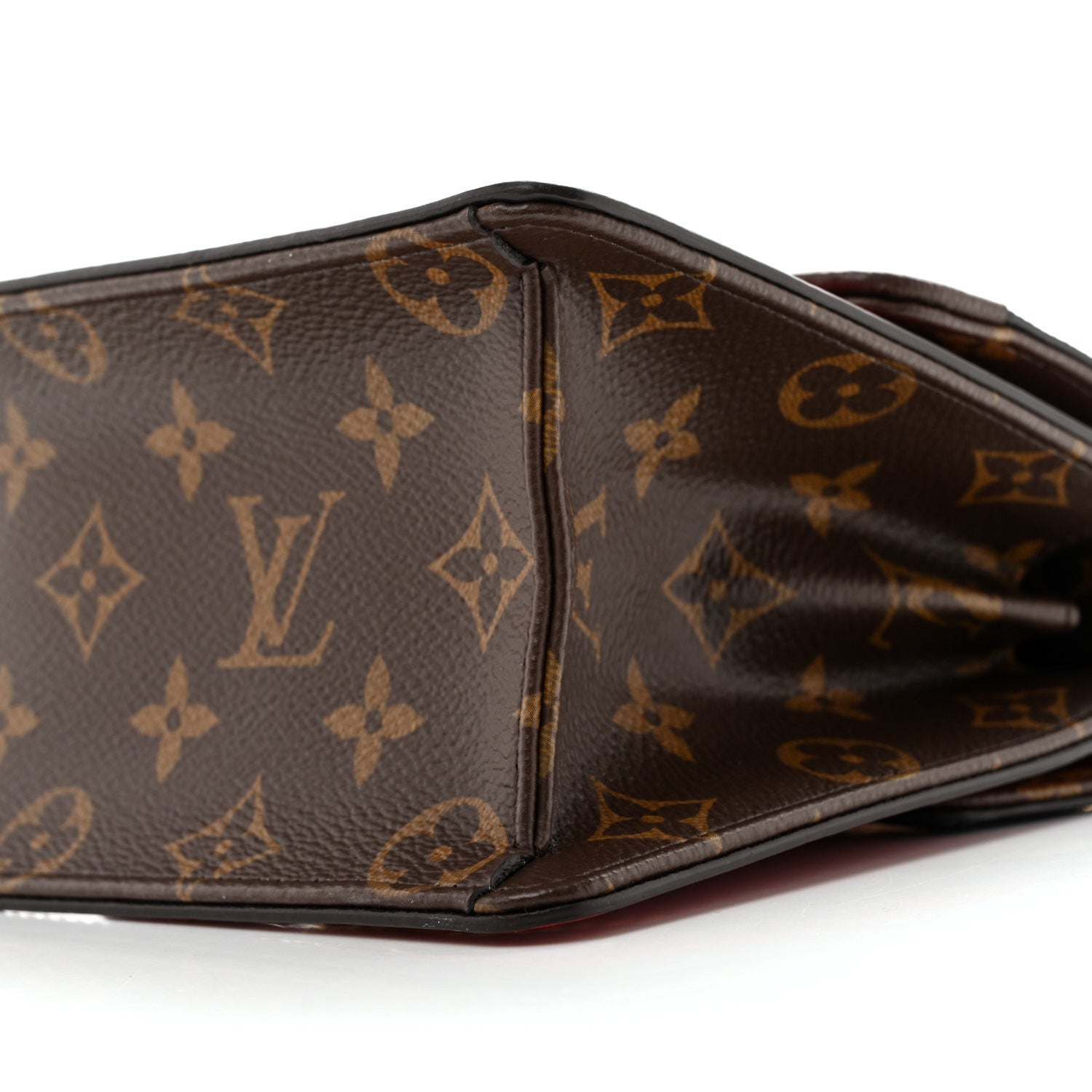 LOUIS VUITTON バーグ エセンシャルV Louis Vuitton Vernis Epi Monogram Wynwood Scarlet 1940716