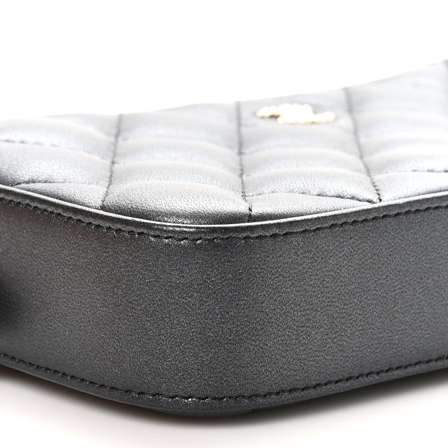 Iridescent Lambskin Quilted Pearl Clutch With Chain Black