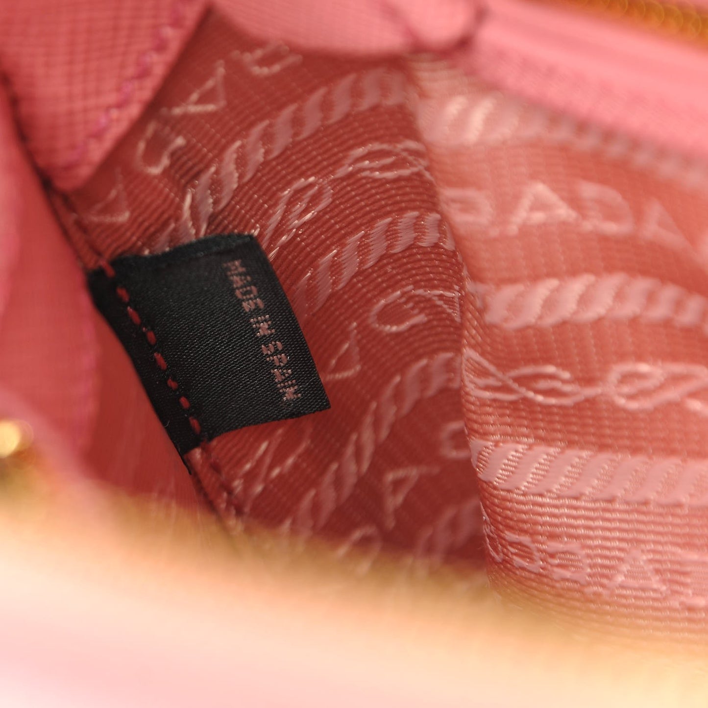Saffiano Lux Small Promenade Tote Geranio