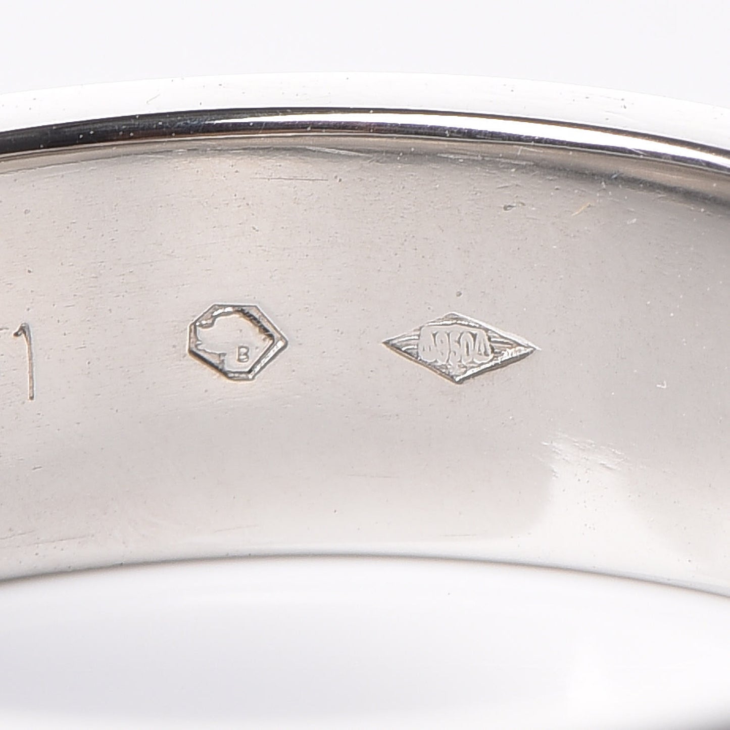 Platinum 5.5mm LOVE Ring 56 7.5