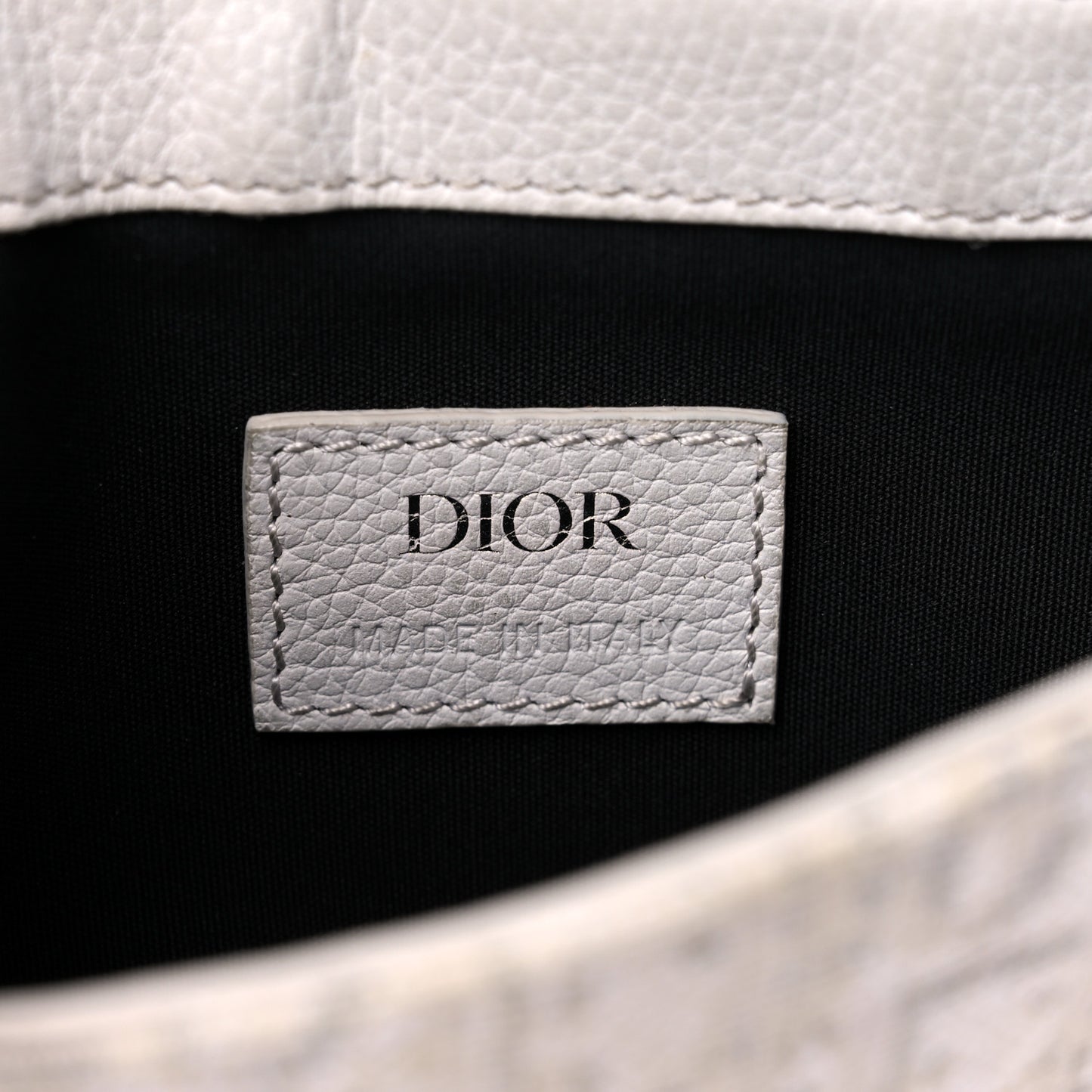 Oblique Saddle Messenger Pouch Beige