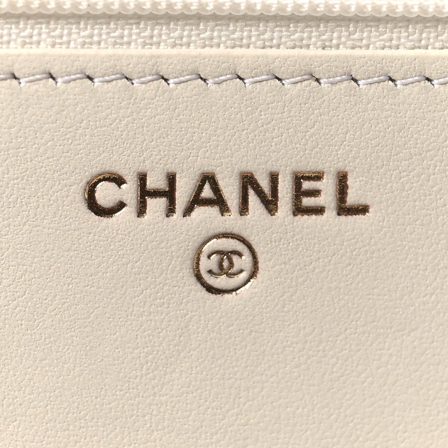 Caviar Quilted Boy Wallet On Chain WOC White