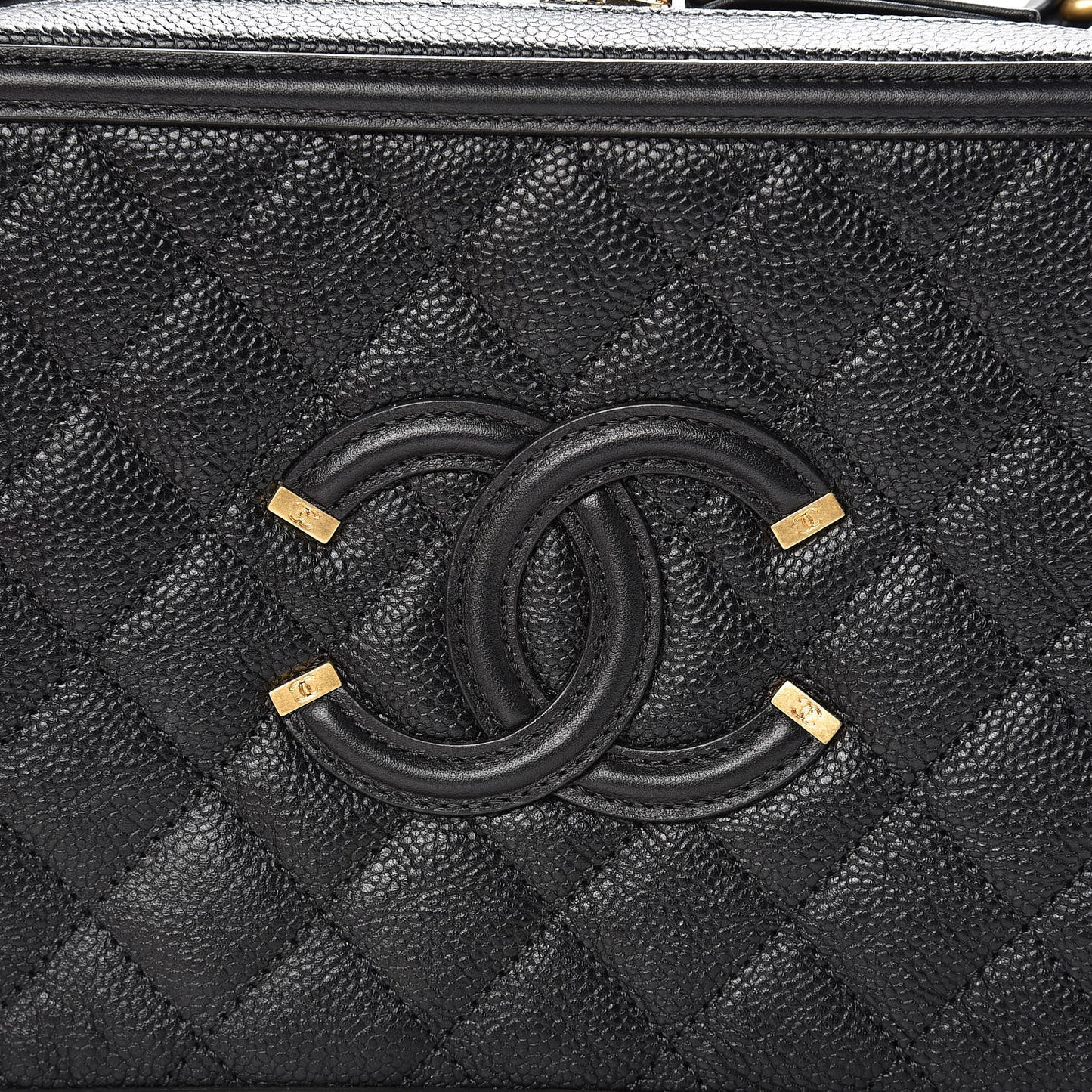 Caviar Quilted Medium CC Filigree Vanity Case Black