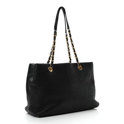 Chanel Wrinkled Lambskin Chevron Quilted Surpique Tote Black 3 of 11