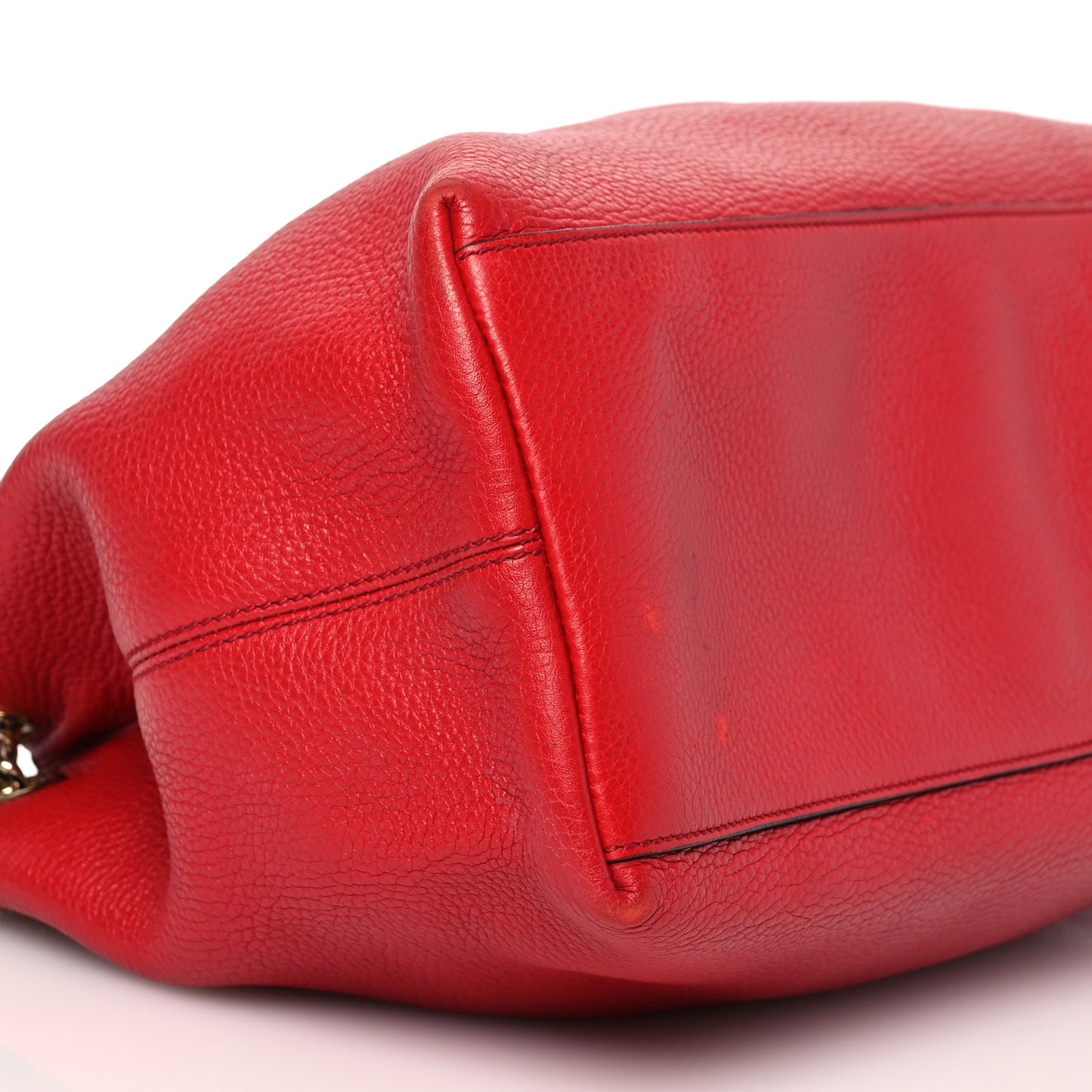Pebbled Calfskin Medium Soho Chain Shoulder Bag Tabasco Red