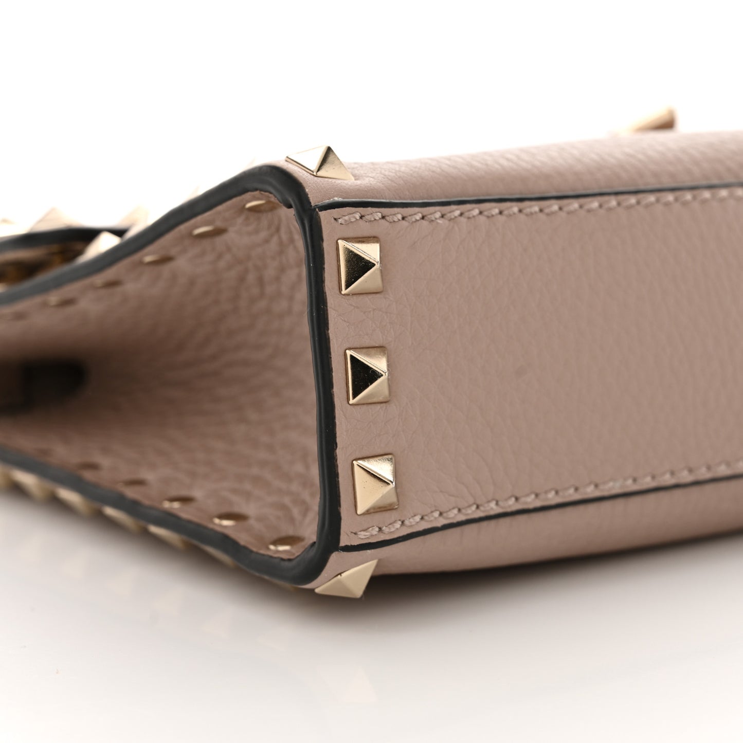 Pebbled Calfskin Medium Rockstud Flip Lock Crossbody Bag Poudre