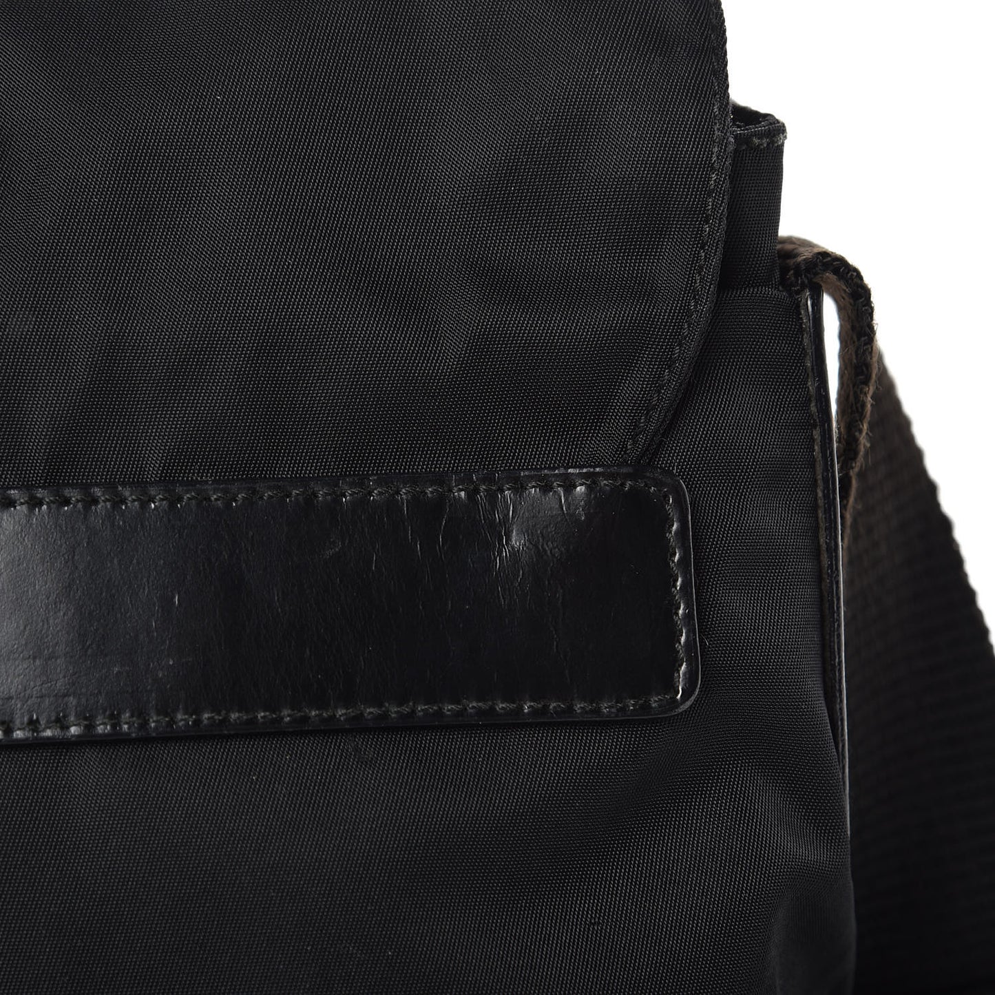 Nylon Vela Messenger Black