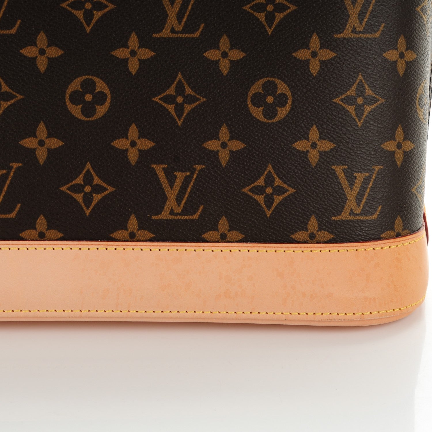 Louis Vuitton Monogram Alma GM 9 of 9