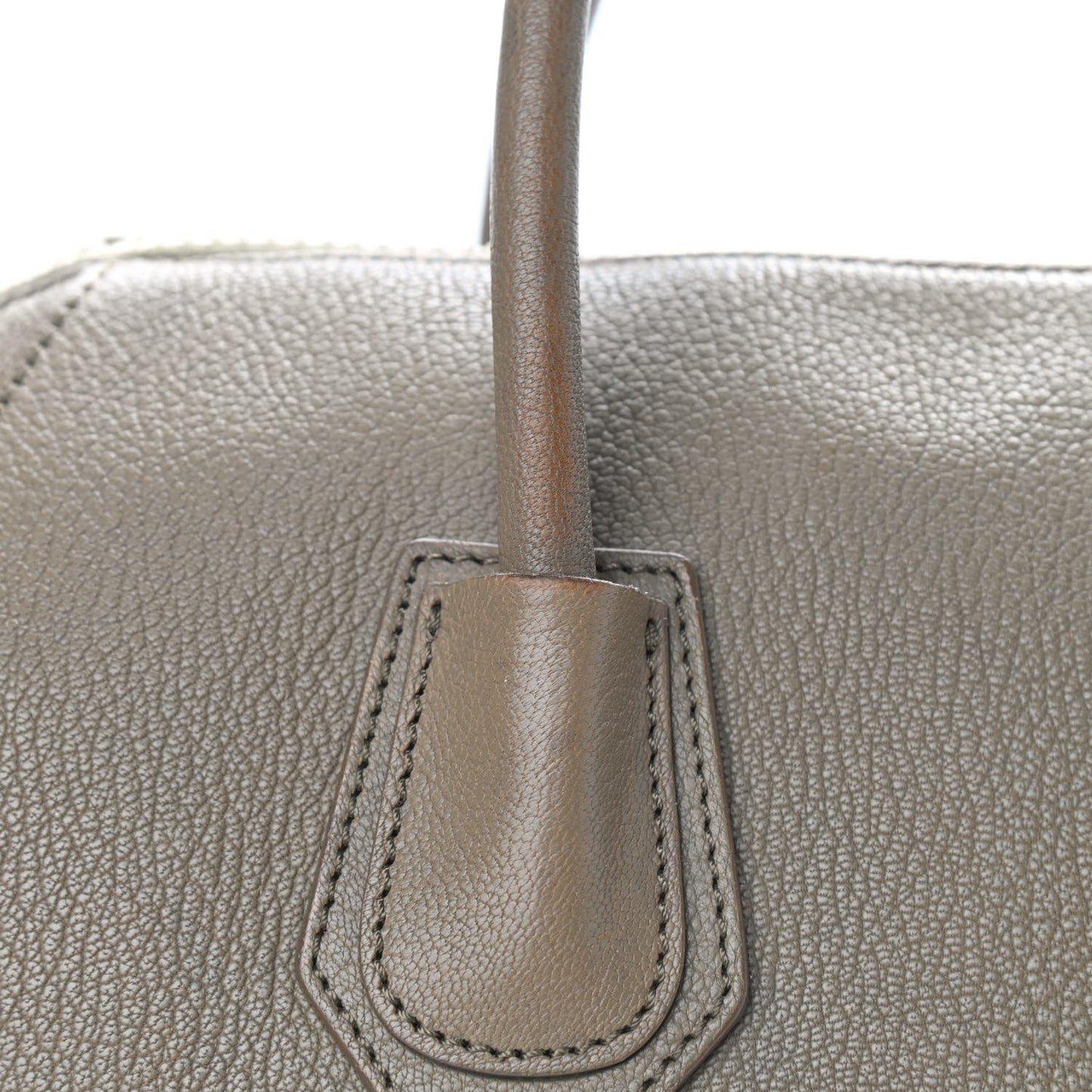 Sugar Goatskin Medium Antigona Sand