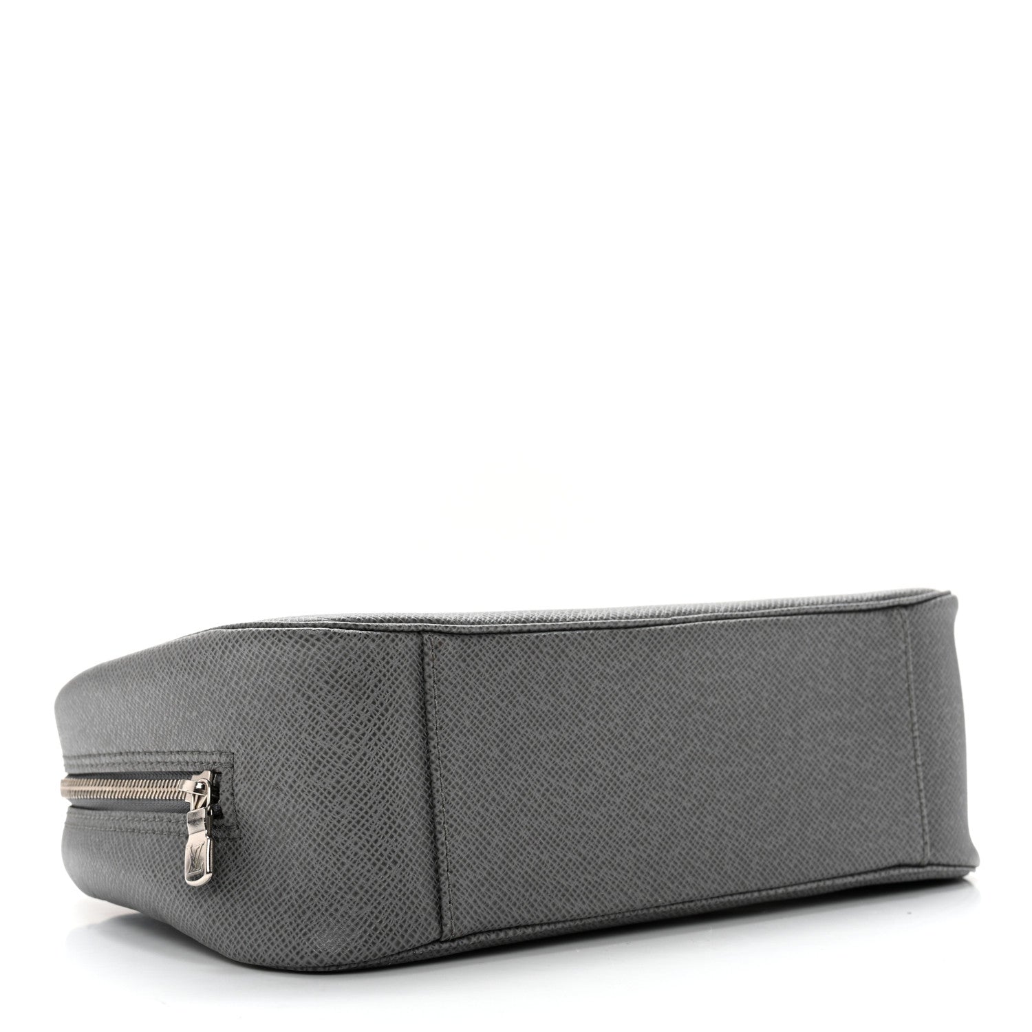 Louis Vuitton Taiga Trousse Toilette GM Glacier 4 of 11