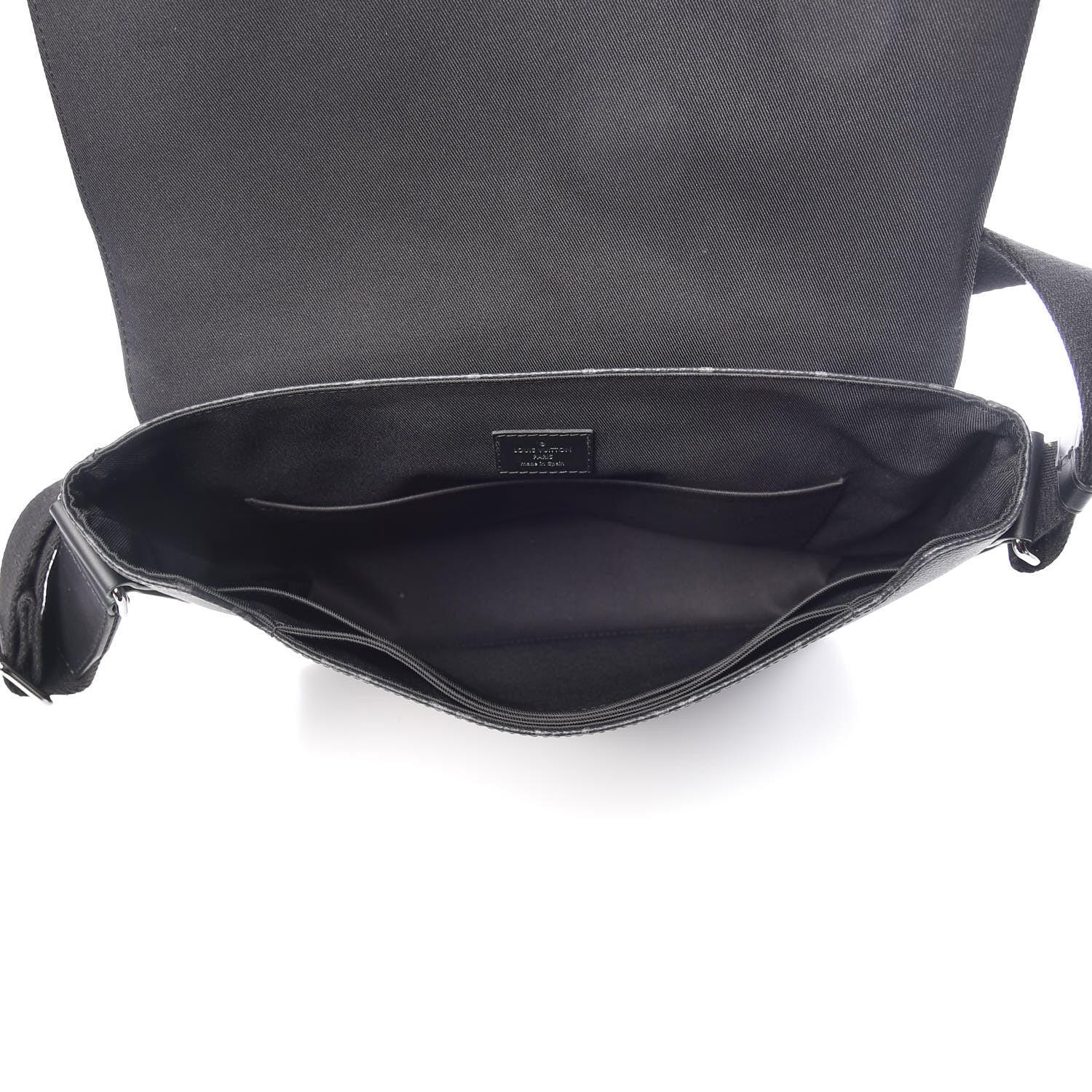 Louis Vuitton Monogram Eclipse District MM 5 of 8