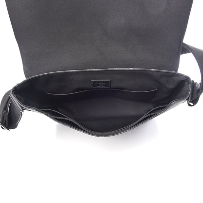 Louis Vuitton Monogram Eclipse District MM 5 of 8