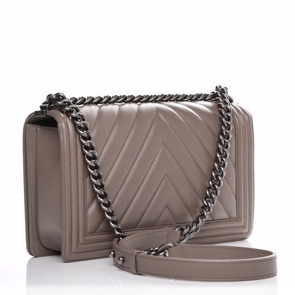 Chanel Calfskin Chevron New Medium Boy Flap Grey 3 of 10