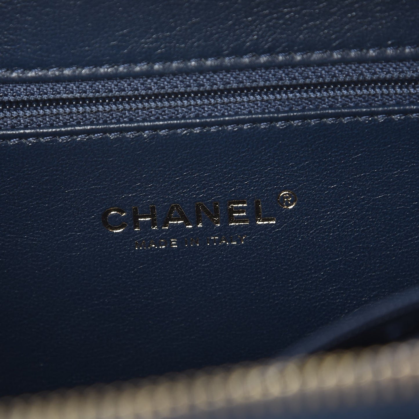 Caviar Quilted Medium CC Filigree Vanity Case Navy