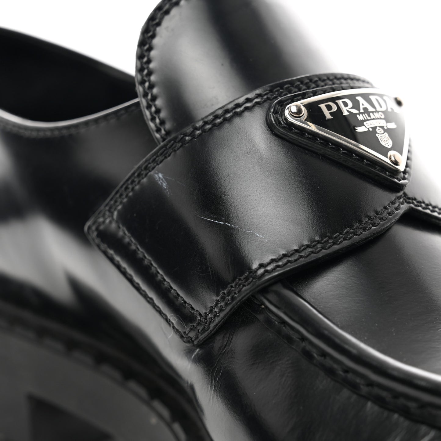 Spazzolato Metal Triangle Logo 50mm Loafers 40.5 Black