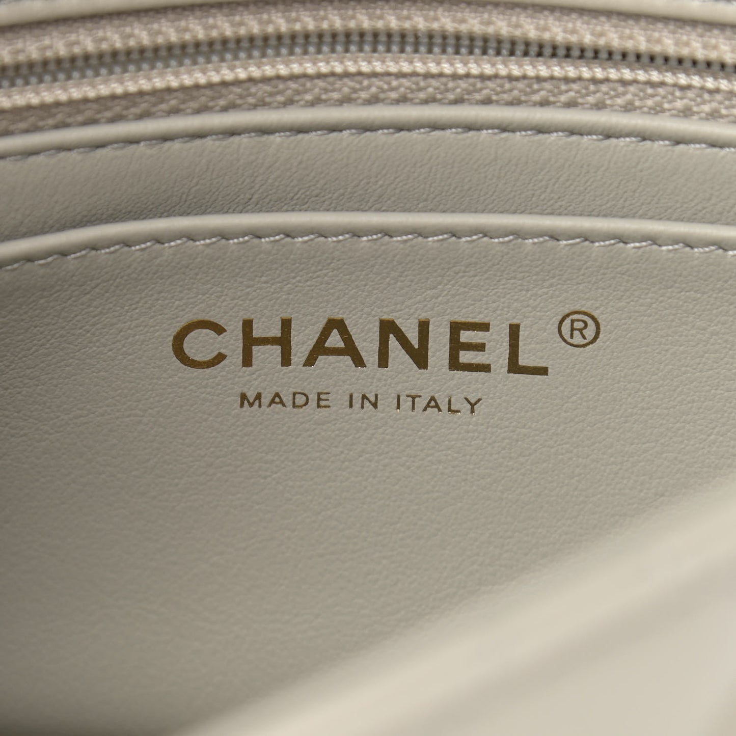 Lambskin Quilted Mini Pearl Crush Flap Light Grey