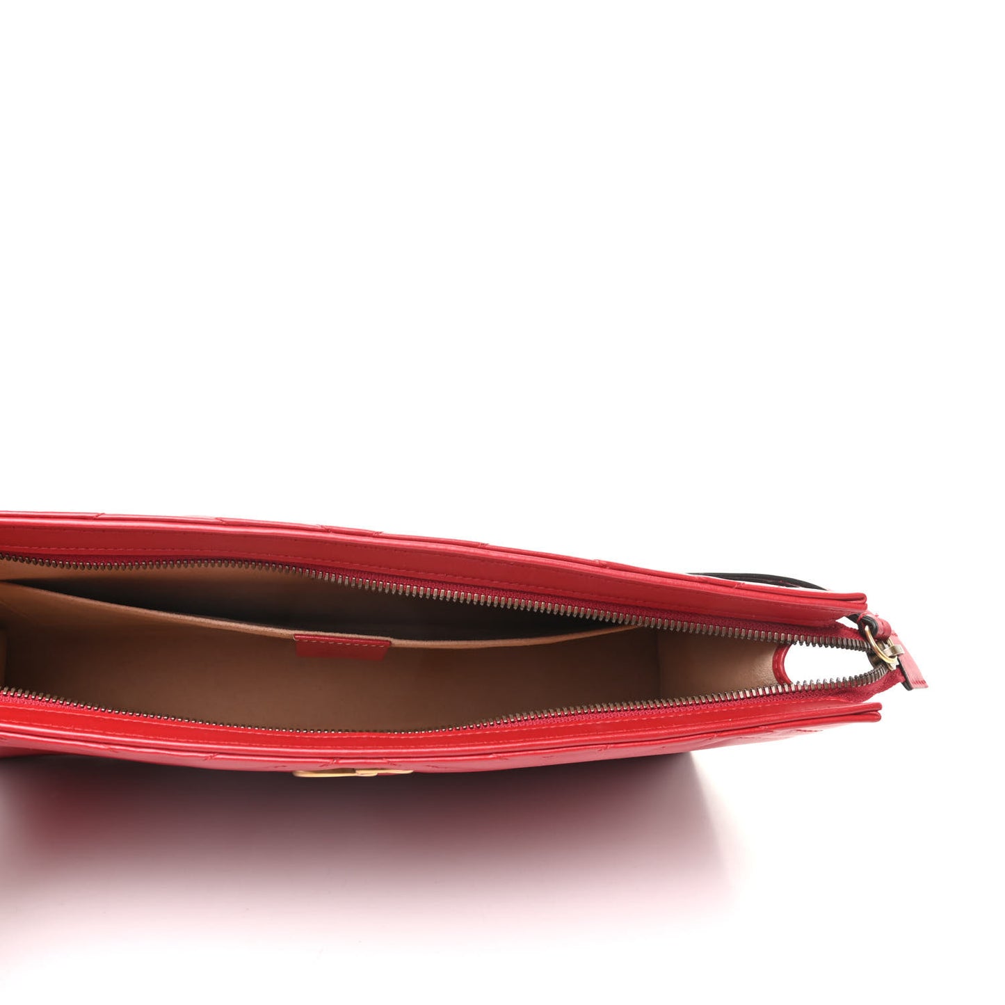 Calfskin Matelasse Chevron Heart GG Marmont Clutch Hibiscus Red