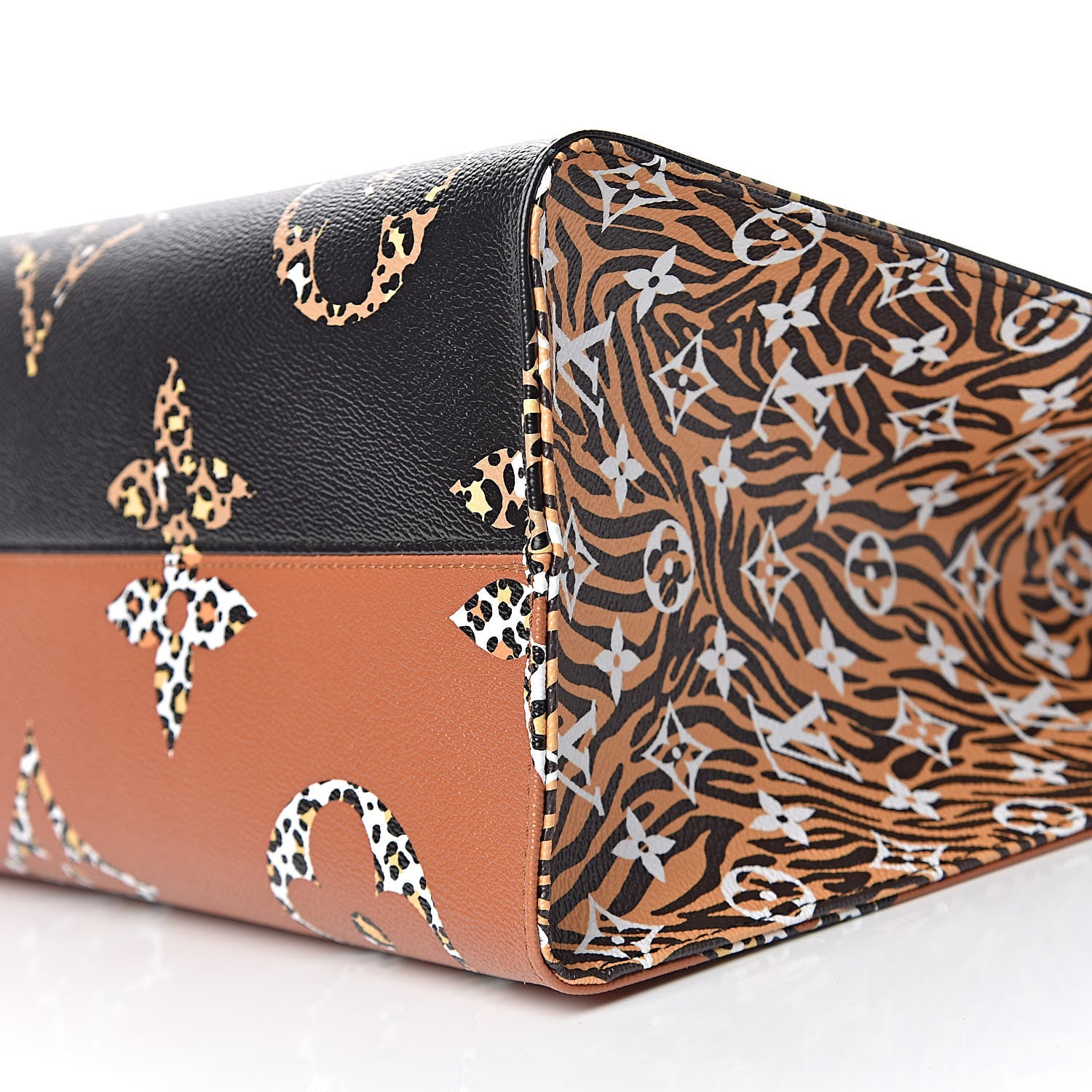 Louis Vuitton Monogram Giant Jungle Onthego GM Black 10 of 12