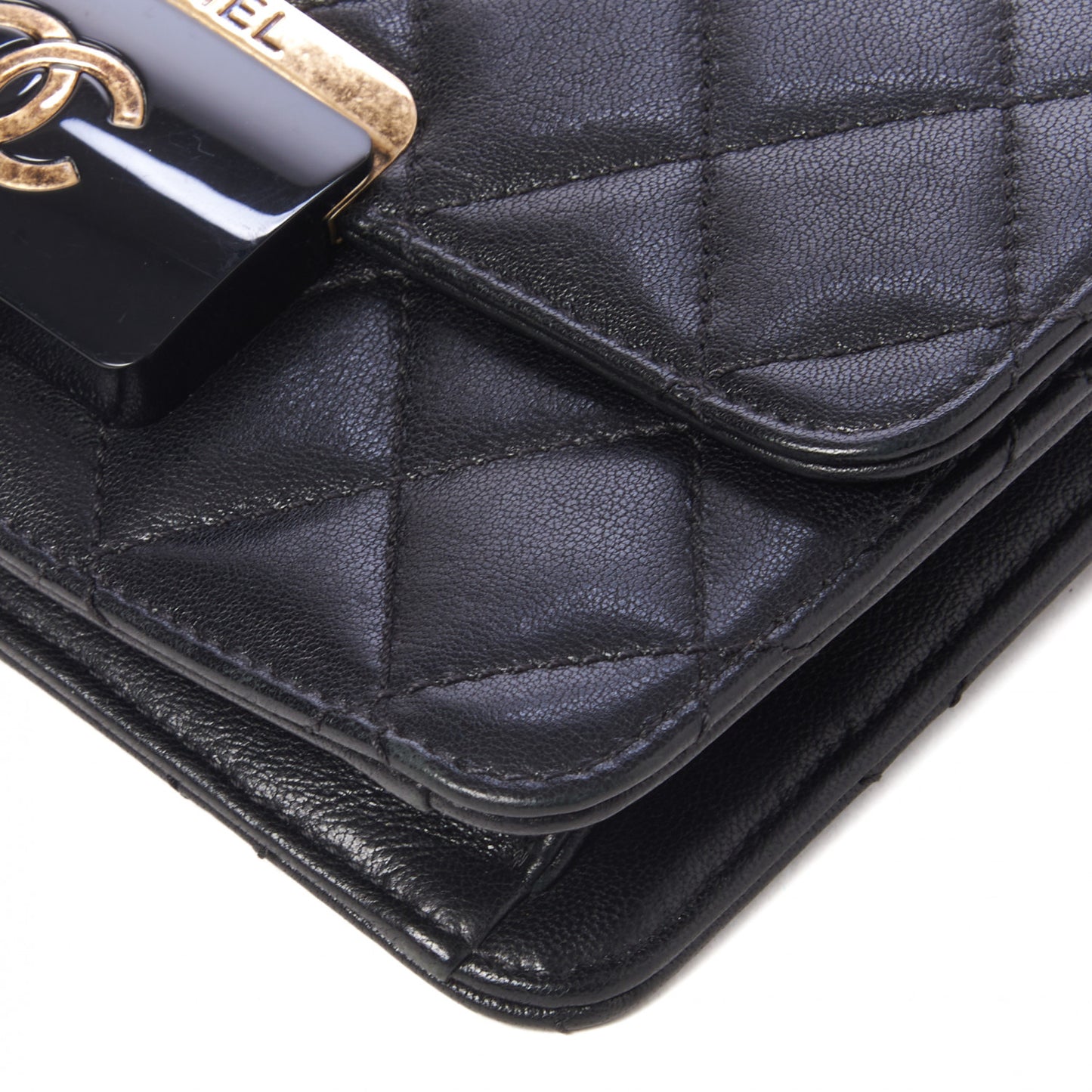 Sheepskin Quilted Beauty Lock Flap Black