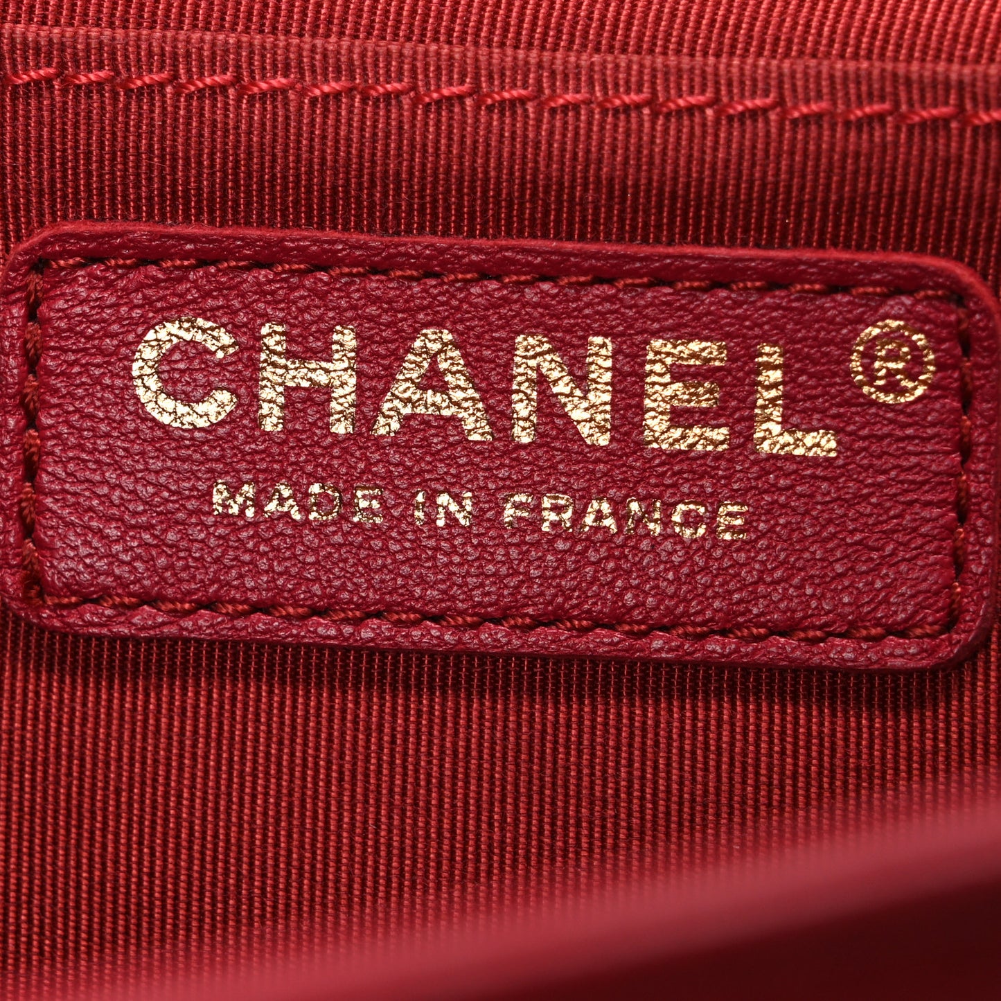 Caviar Quilted Medium Boy Flap Red