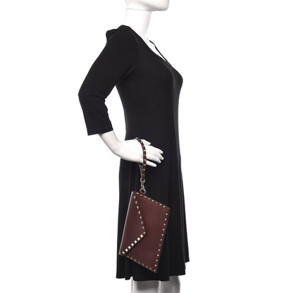 Valentino Garavani Pebbled Calfskin Medium Rockstud Envelope Flat Wristlet Pouch Rubin 2 of 8