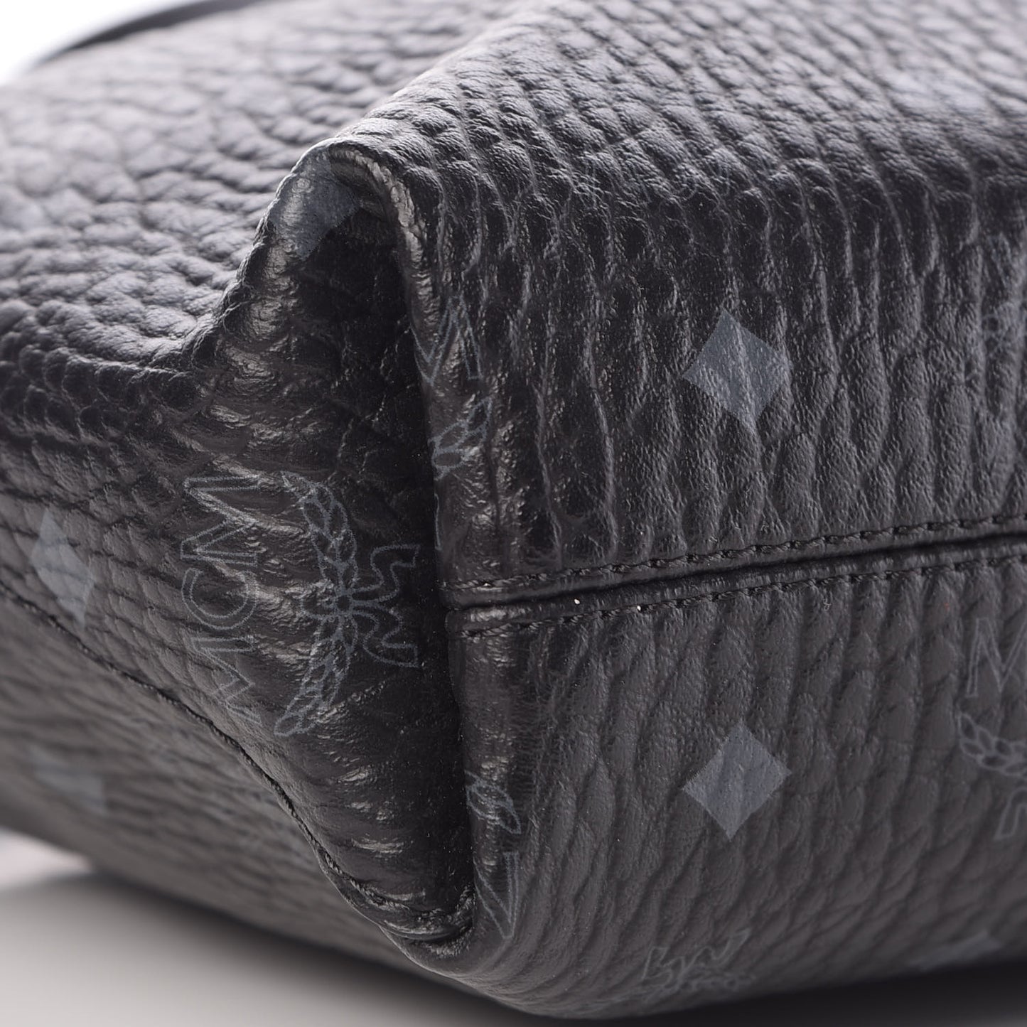 Visetos Medium Klara Shoulder Bag Black