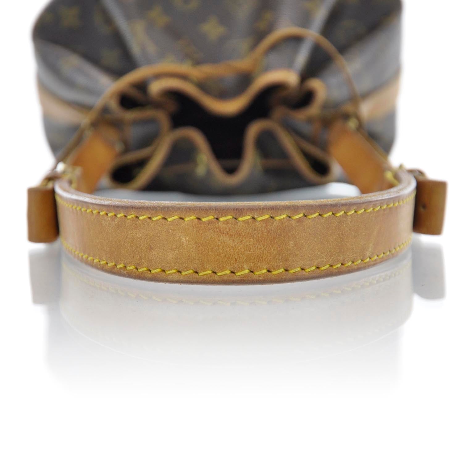 Louis Vuitton Monogram Petit Noe 4 of 10