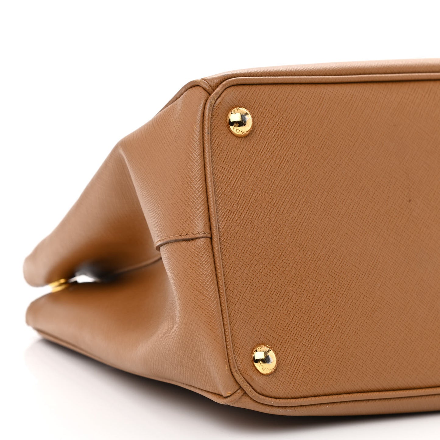 Saffiano Medium Galleria Double Zip Tote Caramel