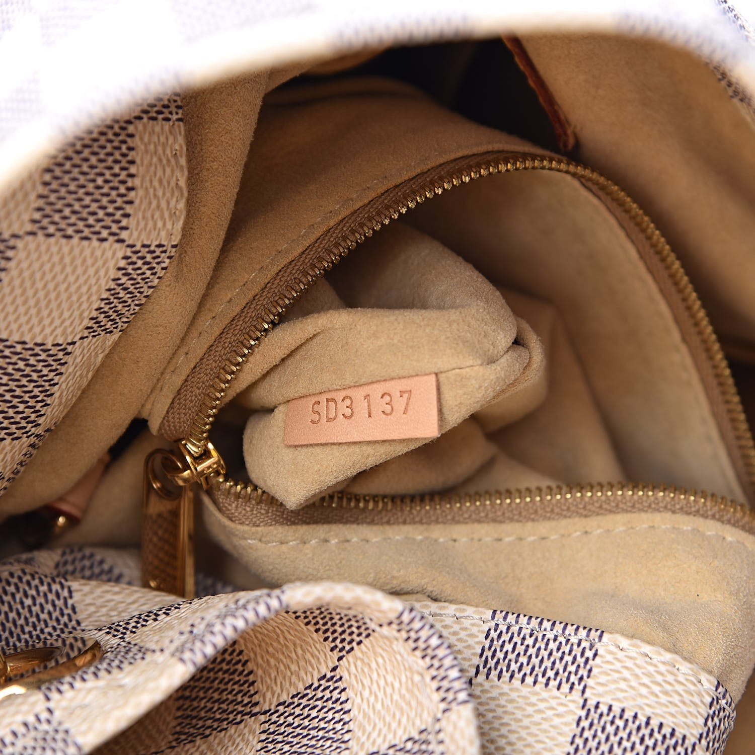 Louis Vuitton Damier Azur Artsy MM 8 of 17