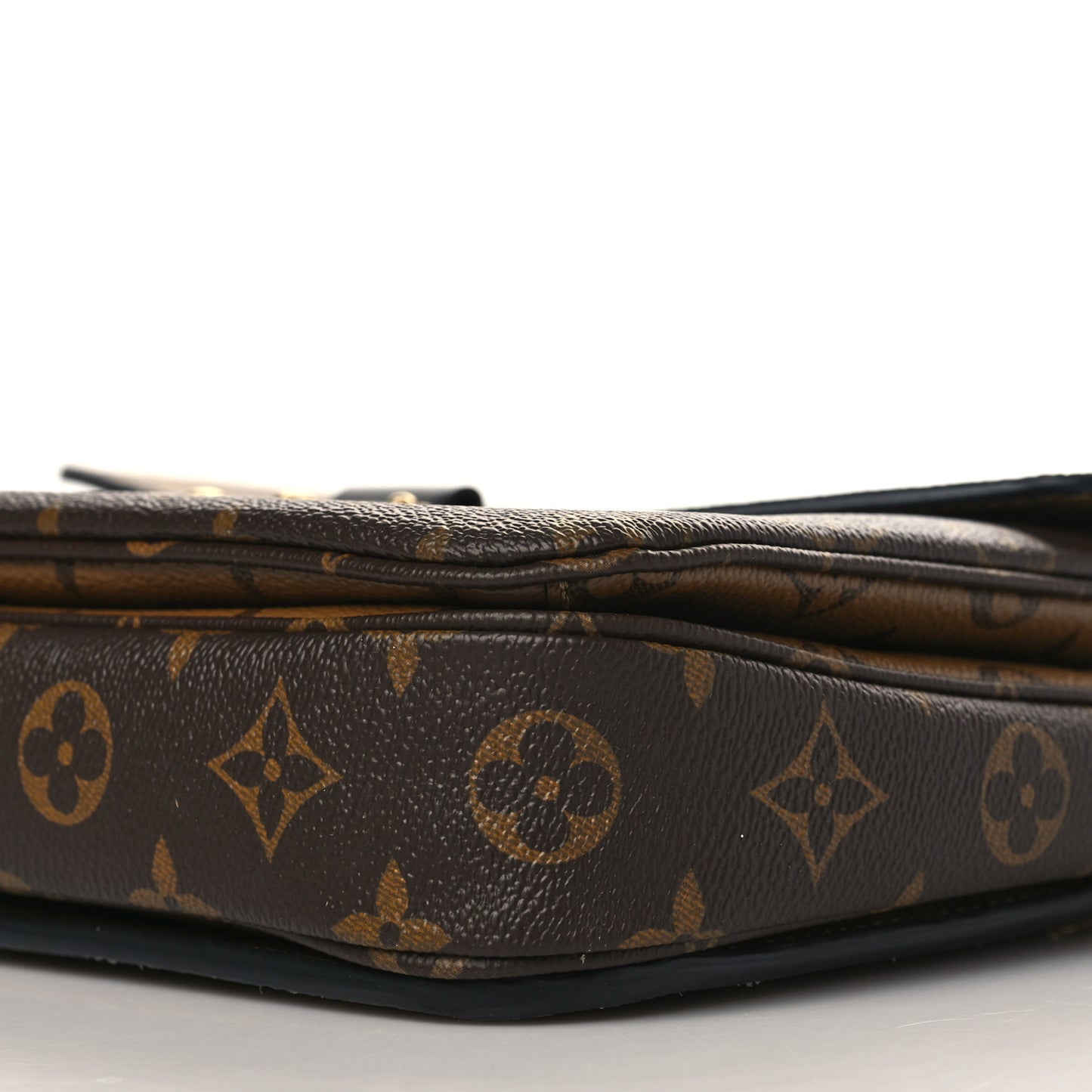 Reverse Monogram Pochette Metis