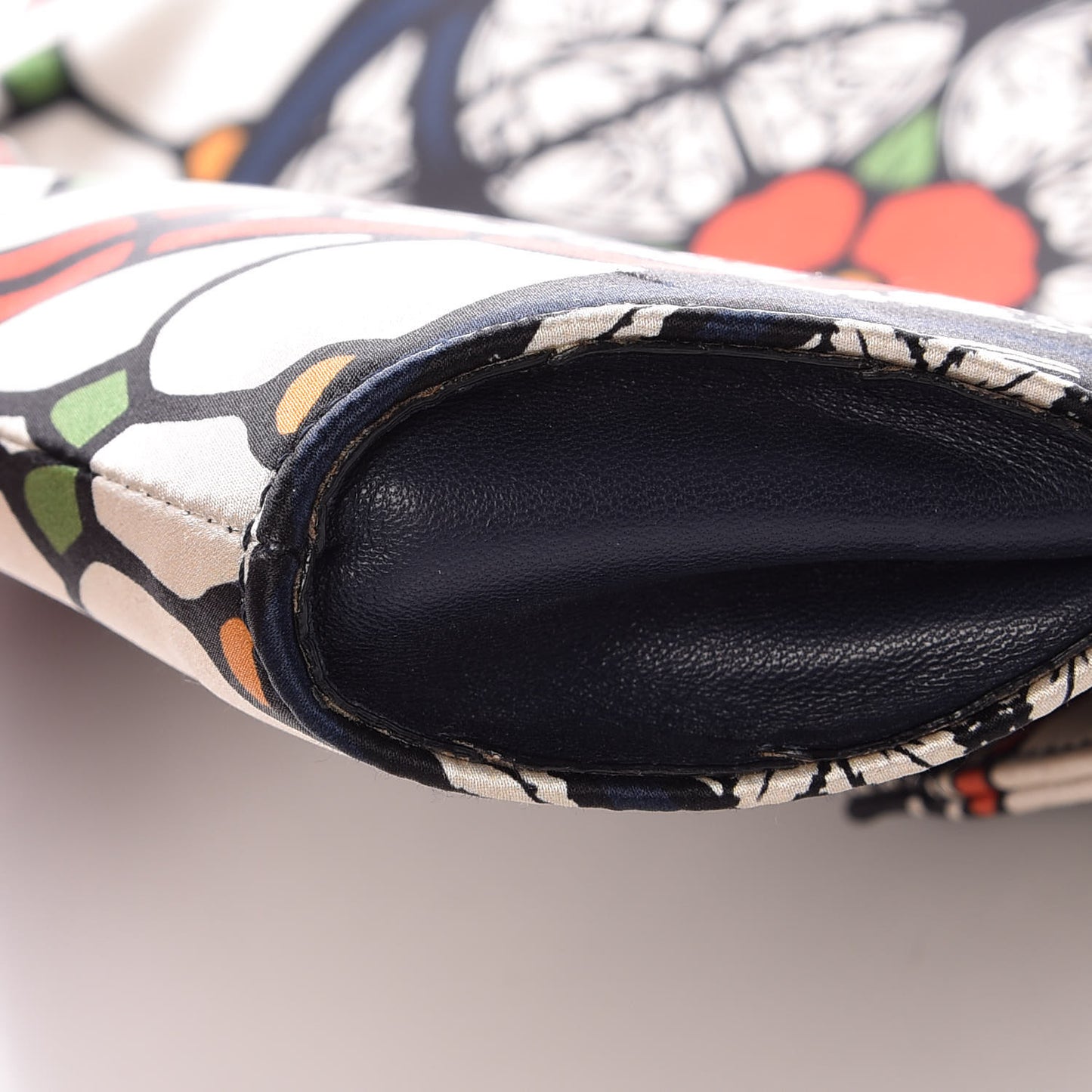 Silk Stained Glass De Manta Clutch White