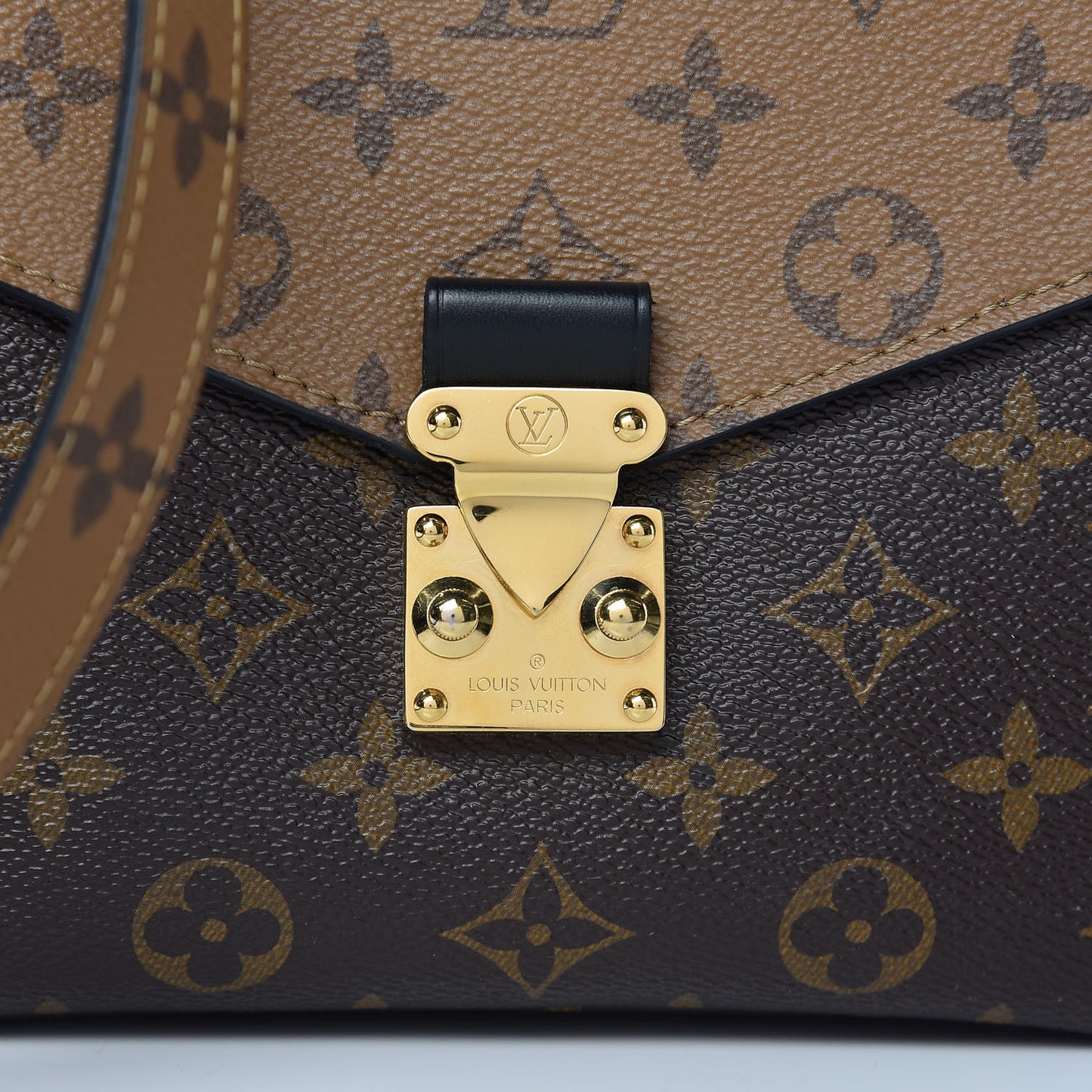 Reverse Monogram Pochette Metis