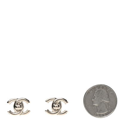 Chanel Metal CC Turnlock Clip On Earrings Gold 2 of 4